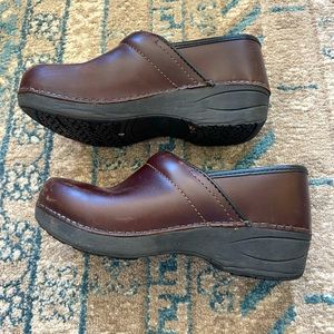 Size 7 Dansko Clogs